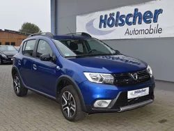 Blau Gebraucht 2020 Dacia Sandero Celebration Kleinwagen | 14.900 € (Fairer Preis)