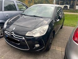 Schwarz Gebraucht 2014 Citroën DS3 Chic | 1.900 €
