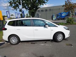 Weiß Gebraucht 2015 Opel Zafira Van / Kleinbus | 4.500 € (Fairer Preis)