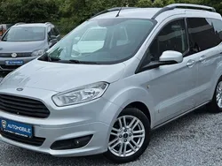 Polarsilber metallic Gebraucht 2017 Ford Tourneo Courier Titanium Van / Kleinbus | 8.499 € (Fairer Preis)