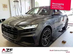 Grau Gebraucht 2021 Audi Q8 S-Line SUV | 52.890 € (Guter Preis)