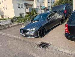 Grau Gebraucht 2015 Mercedes E300 Limousine | 13.000 € (Fairer Preis)