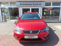 "desire" rot Gebraucht 2020 Seat Leon XCELLENCE Kombi | 20.690 € (Fairer Preis)