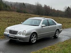 Silber Gebraucht 2001 Mercedes E320 Avantgarde Limousine | 6.900 € (Teuer)