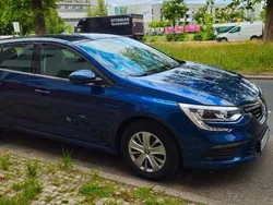 Blau Gebraucht 2020 Renault Mégane GrandTour Life Kombi | 14.990 € (Guter Preis)