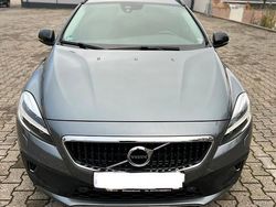 Grau Gebraucht 2017 Volvo V40 CC Kombi | 15.800 € (Etwas zu teuer)