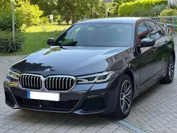 Grau Gebraucht 2022 BMW 530e M Sport Limousine | 31.000 € (Fairer Preis)