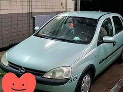 Grau Gebraucht 2001 Opel Corsa Kleinwagen | 750 € (Superpreis)