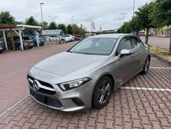 Grau Gebraucht 2019 Mercedes A180 Limousine | 20.950 € (Guter Preis)
