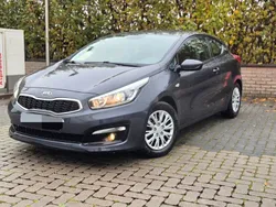 Grau Gebraucht 2017 Kia ProCeed Vision Kleinwagen | 5.950 €