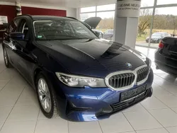 Blau Gebraucht 2020 BMW 320 Sport Line Limousine | 24.745 € (Guter Preis)