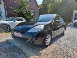 Schwarz Gebraucht 2011 Renault Clio III Expression Limousine | 2.900 € (Fairer Preis)