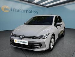 Grau Gebraucht 2024 VW Golf VIII Kleinwagen | 23.849 € (Guter Preis)