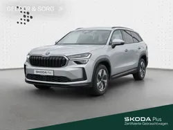 Brilliantsilber metallic Gebraucht 2024 Skoda Kodiaq Selection SUV | 42.990 € (Guter Preis)