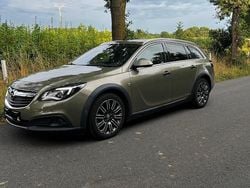 Grün Gebraucht 2015 Opel Insignia Country Tourer Kombi | 11.500 € (Teuer)