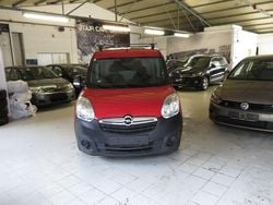 Rot Gebraucht 2014 Opel Combo Van / Kleinbus | 4.900 € (Fairer Preis)
