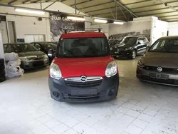 Rot Gebraucht 2014 Opel Combo Van / Kleinbus | 5.500 € (Fairer Preis)