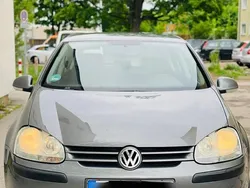 Grau Gebraucht 2005 VW Golf V Limousine | 1.900 € (Fairer Preis)