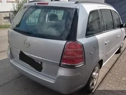 Silber Gebraucht 2006 Opel Zafira Van / Kleinbus | 2.100 € (Fairer Preis)