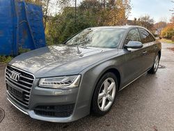 Grau Gebraucht 2015 Audi A8 Premium Limousine | 26.900 € (Etwas zu teuer)