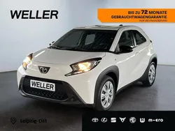 Weiss Gebraucht 2024 Toyota Aygo X-play Kleinwagen | 14.990 € (Fairer Preis)