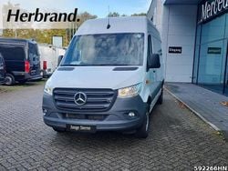 Weiss Gebraucht 2023 Mercedes Sprinter Van | 36.271 € (Guter Preis)