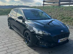 Schwarz Gebraucht 2019 Ford Focus ST-Line Limousine | 13.700 € (Guter Preis)