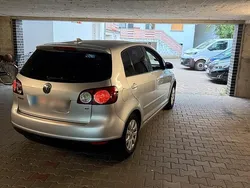 Grau Gebraucht 2004 VW Golf V Kleinwagen | 2.000 € (Fairer Preis)