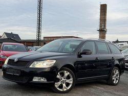 Schwarz Gebraucht 2011 Skoda Octavia Elegance Kombi | 2.999 €