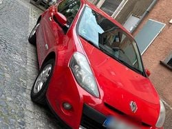 Rot Gebraucht 2011 Renault Clio Coupé | 2.200 € (Guter Preis)