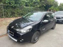 Schwarz Gebraucht 2011 Renault Clio II Dynamique Limousine | 3.250 € (Fairer Preis)