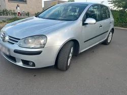 Silber Gebraucht 2005 VW Golf V Limousine | 2.500 € (Superpreis)
