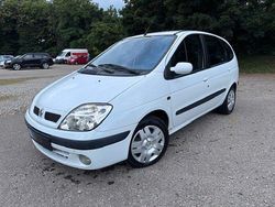 Weiß Gebraucht 2002 Renault Scénic Van / Kleinbus | 1.450 € (Fairer Preis)