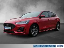 Rot Gebraucht 2024 Ford Focus ST-Line X Limousine | 25.490 € (Guter Preis)