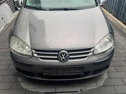 Grau Gebraucht 2006 VW Golf V Kleinwagen | 2.950 € (Fairer Preis)