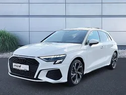 Ibisweiß Gebraucht 2023 Audi A3 S-Line Limousine | 42.750 €