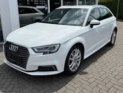 Weiß Gebraucht 2020 Audi A3 Sportback e-tron Sport Limousine | 17.450 € (Fairer Preis)