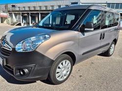 Grau Gebraucht 2017 Opel Combo Van / Kleinbus | 13.700 €