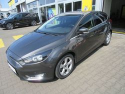 Metallic) (grau Gebraucht 2015 Ford Focus Titanium Limousine | 5.890 € (Guter Preis)