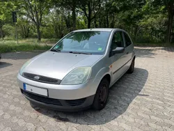 Grau Gebraucht 2003 Ford Fiesta Kleinwagen | 600 € (Guter Preis)