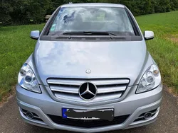 Silber Gebraucht 2009 Mercedes B180 Van / Kleinbus | 7.900 € (Etwas zu teuer)
