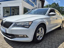 Moonweiss metallic Gebraucht 2016 Skoda Superb Ambition Limousine | 13.999 € (Guter Preis)