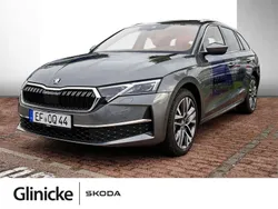 Grau Gebraucht 2024 Skoda Octavia Selection Kombi | 33.894 € (Fairer Preis)