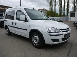 Weiß Gebraucht 2010 Opel Combo Edition Van / Kleinbus | 2.999 € (Fairer Preis)