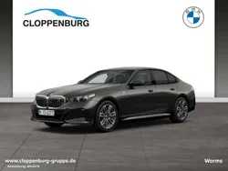 Sophistograu brillanteffekt Neu 2025 BMW i5 M Sport Limousine | 70.990 € (Guter Preis)