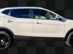Weiß Gebraucht 2015 Nissan Qashqai SUV | 11.999 € (Fairer Preis)