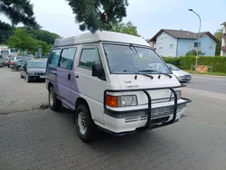 Weiß Gebraucht 1990 Mitsubishi L300 SUV | 2.400 €