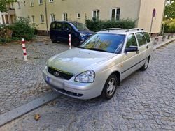 Silber Gebraucht 2012 Lada Kalina Kombi | 1.799 €