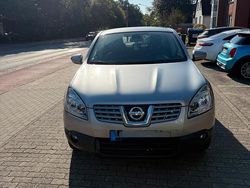 Silber Gebraucht 2009 Nissan Qashqai SUV | 6.990 € (Etwas zu teuer)