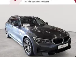 Mineralgrau metallic Gebraucht 2020 BMW 318 Sport Line Kombi | 24.389 € (Guter Preis)